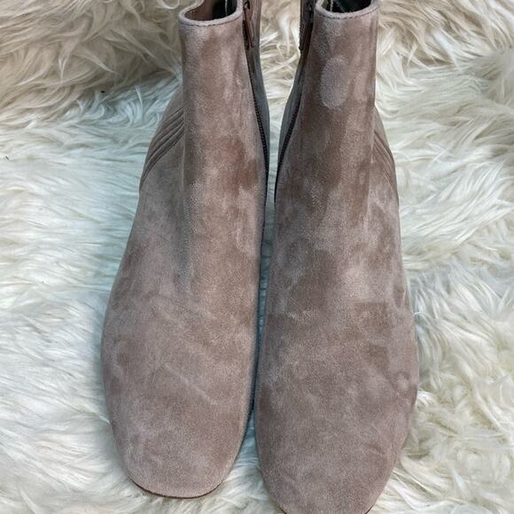 Vanelia Sommet Ankle Boot With 2.5 in Heel NWOT or Box MSRP $250 shoe size 8 - Picture 4 of 6